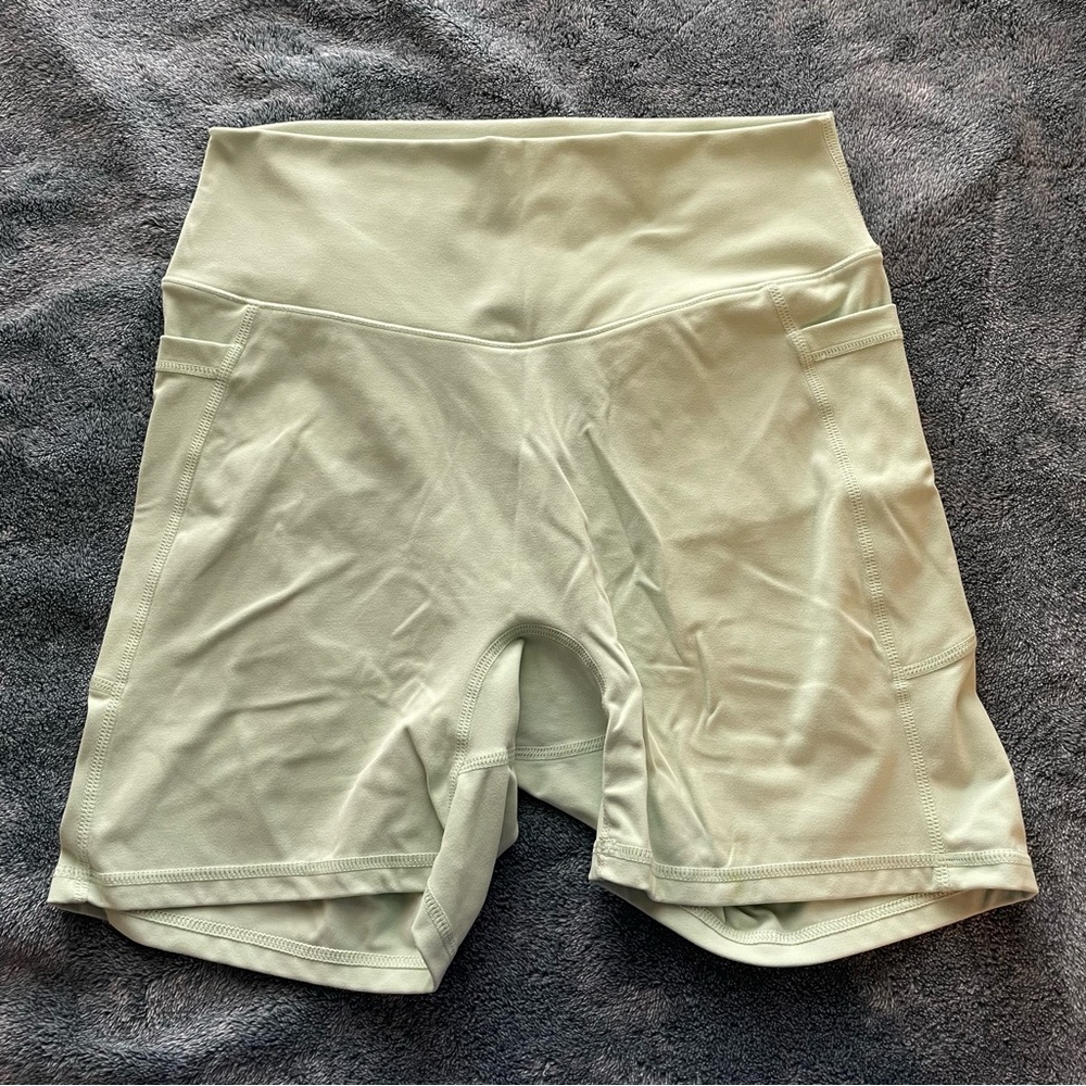 Women's‎ High-Waisted Green Biker Shorts size medium
